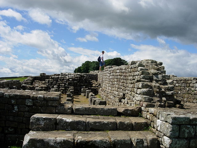 File:Hadrians Wall 05.JPG
