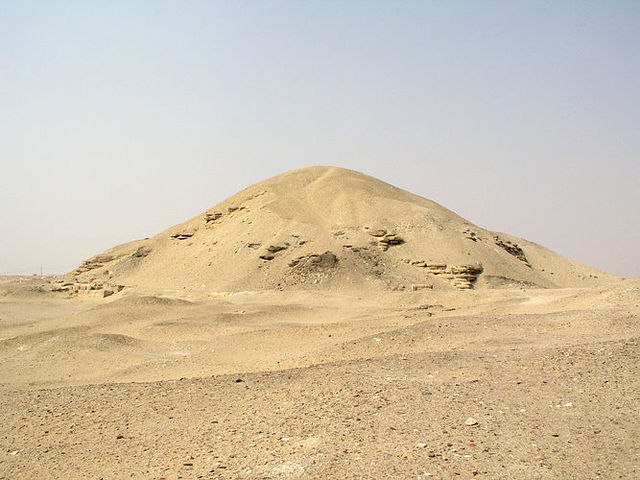 File:AmenemhetIPyramid.jpg