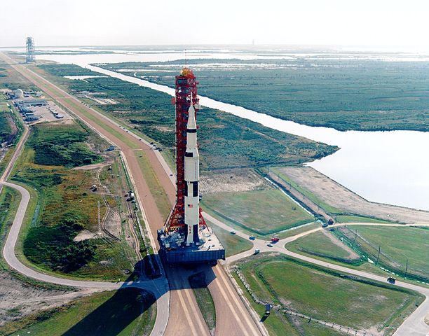 File:Ap8-KSC-68PC-147.jpg