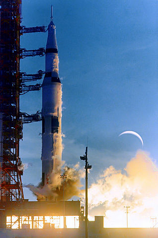 File:Ap8-KSC-68PC-329.jpg