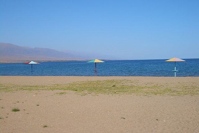 File:E8316-Koshkol-beach-umbrellas.jpg