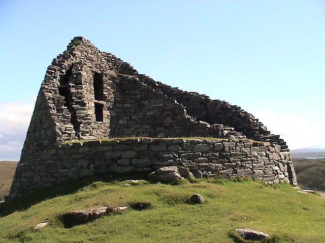 File:Dun Carloway.jpg