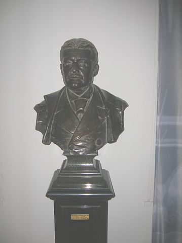 File:Sullivan-bust.jpg