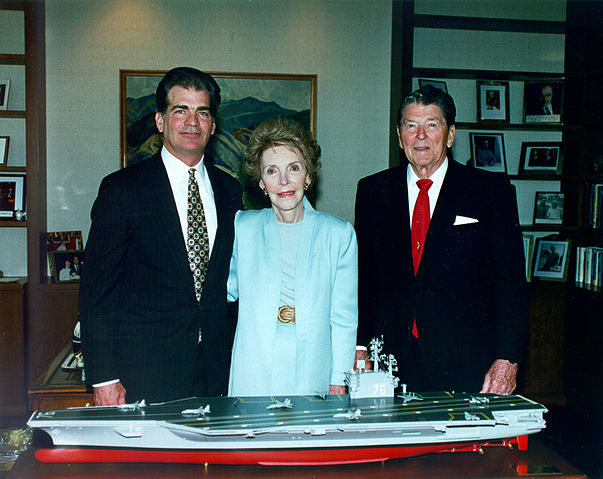 File:Reagans with USS Ronald Reagan model 1996.jpg