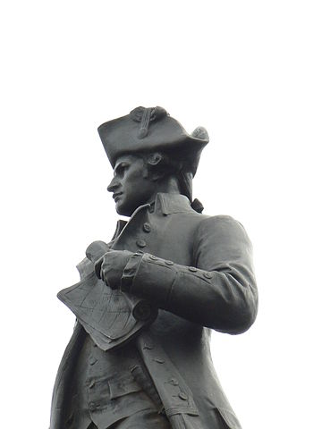 File:James Cook statue closeup 574.JPG