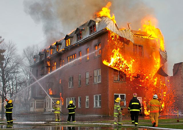 File:FirePhotography.jpg
