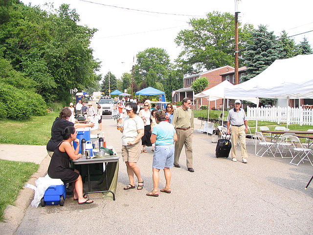 File:Rachel Carson 100th birthday crowd.jpg