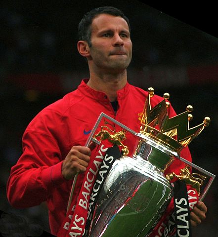 File:Giggs PL trophy.jpg