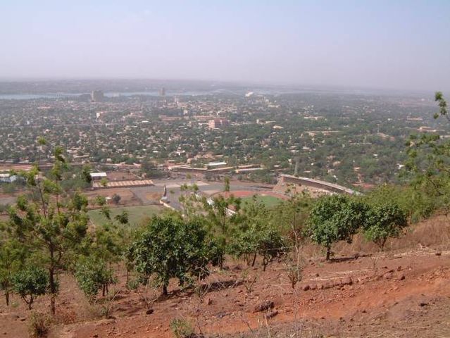 File:288-panorama de Bamako.jpg