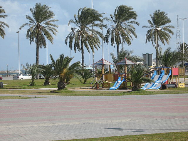 File:Winter. Tripoli.jpg