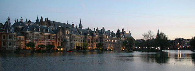 File:Hofvijver29042007.jpg
