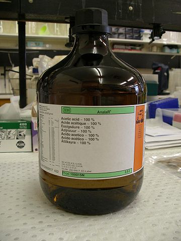 File:Acetic acid winchester.JPG