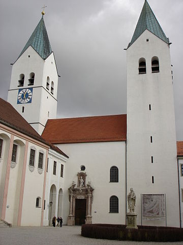 File:Freisinger Dom aussen 01.jpg