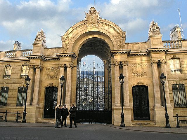 File:Elys&eacute;e Palace, Paris 2005.jpg