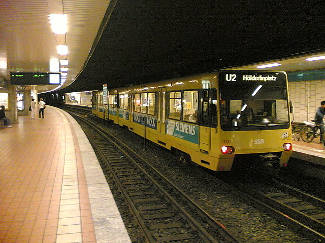File:Stadtbahn Stuttgart - Hst Rathaus.jpg