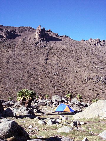 File:Mount Kenya 14200ft camp.jpg