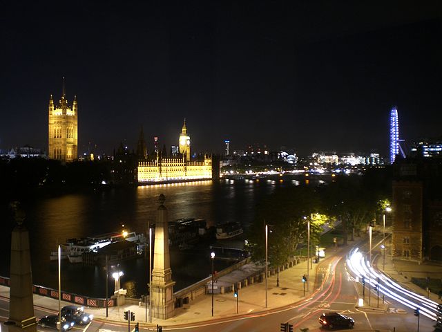 File:Parliament at night.JPG