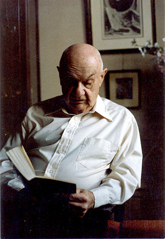 File:Vishniac reading.jpg