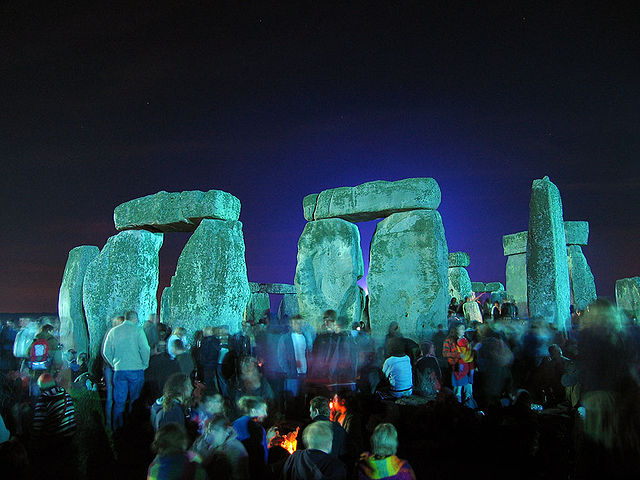 File:Stonehenge Summer Solstice eve 02.jpg