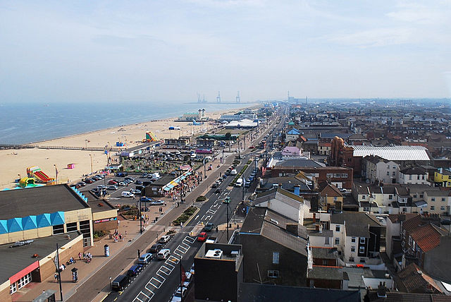 File:Aerial View of Great Yarmouth.jpg