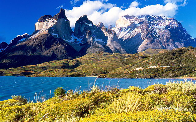 File:Cuernos del Paine from Lake Peho&eacute;.jpg