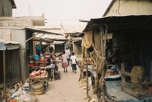 File:Market Kaolack.jpg