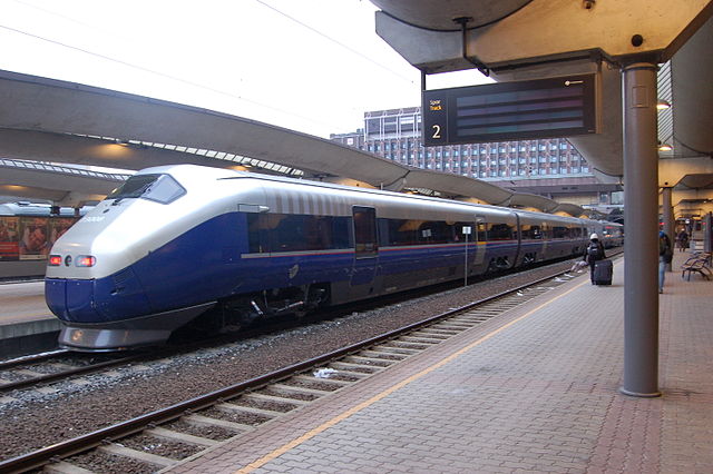 File:NSB BM73 at Oslo S 20080327.jpg