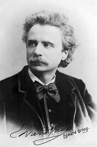 File:Edvard Grieg (1888) by Elliot and Fry - 02.jpg