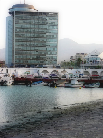 File:D&aacute;rsena del Puerto de Melilla.png