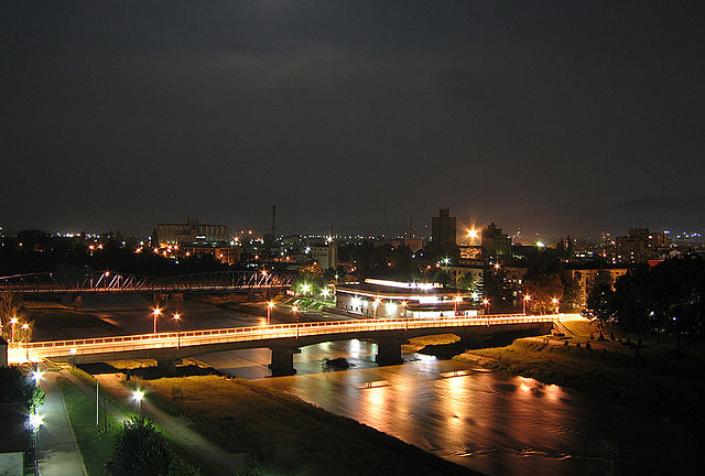 File:Bridges on Zapadna morava river and Borac hall.jpg